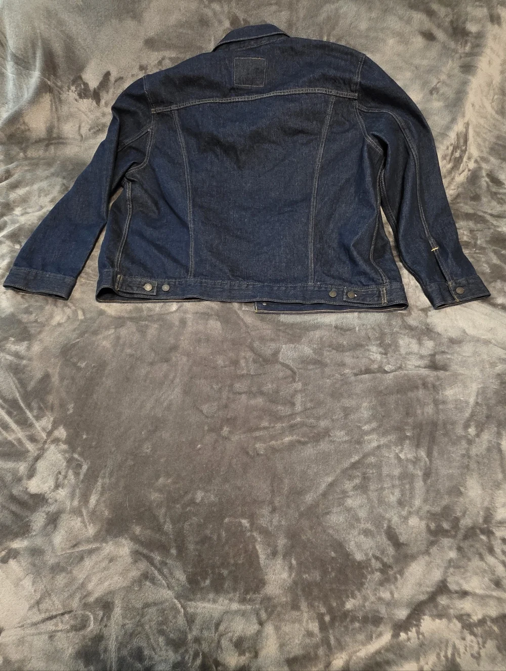 Levi's Dark Blue Trucker Denim Jacket with Contrast Stitching - Picture 2 of 4
